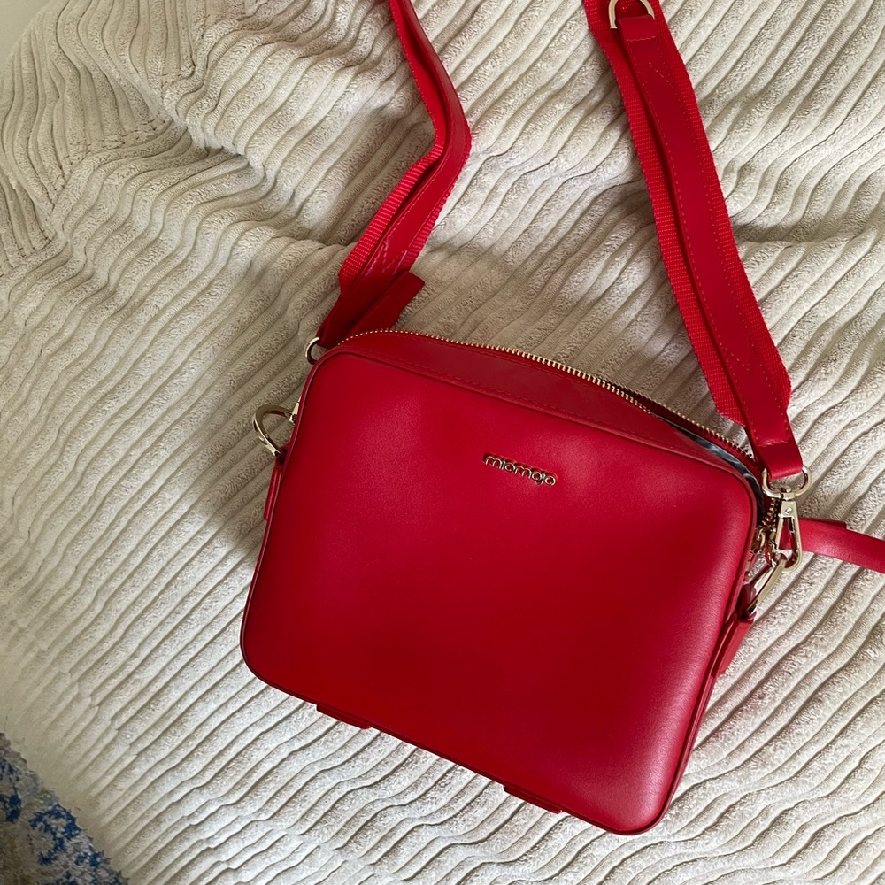 Apple leather bag by Miomojo